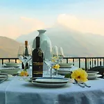 Дом отдыха Tre Terre Pianello Del Lario