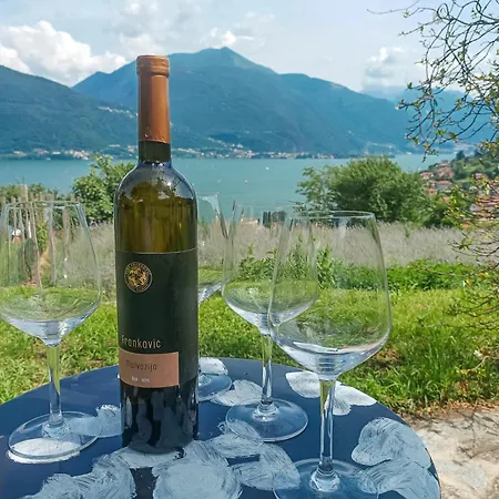 Tre Terre Prázdninový dům Pianello Del Lario